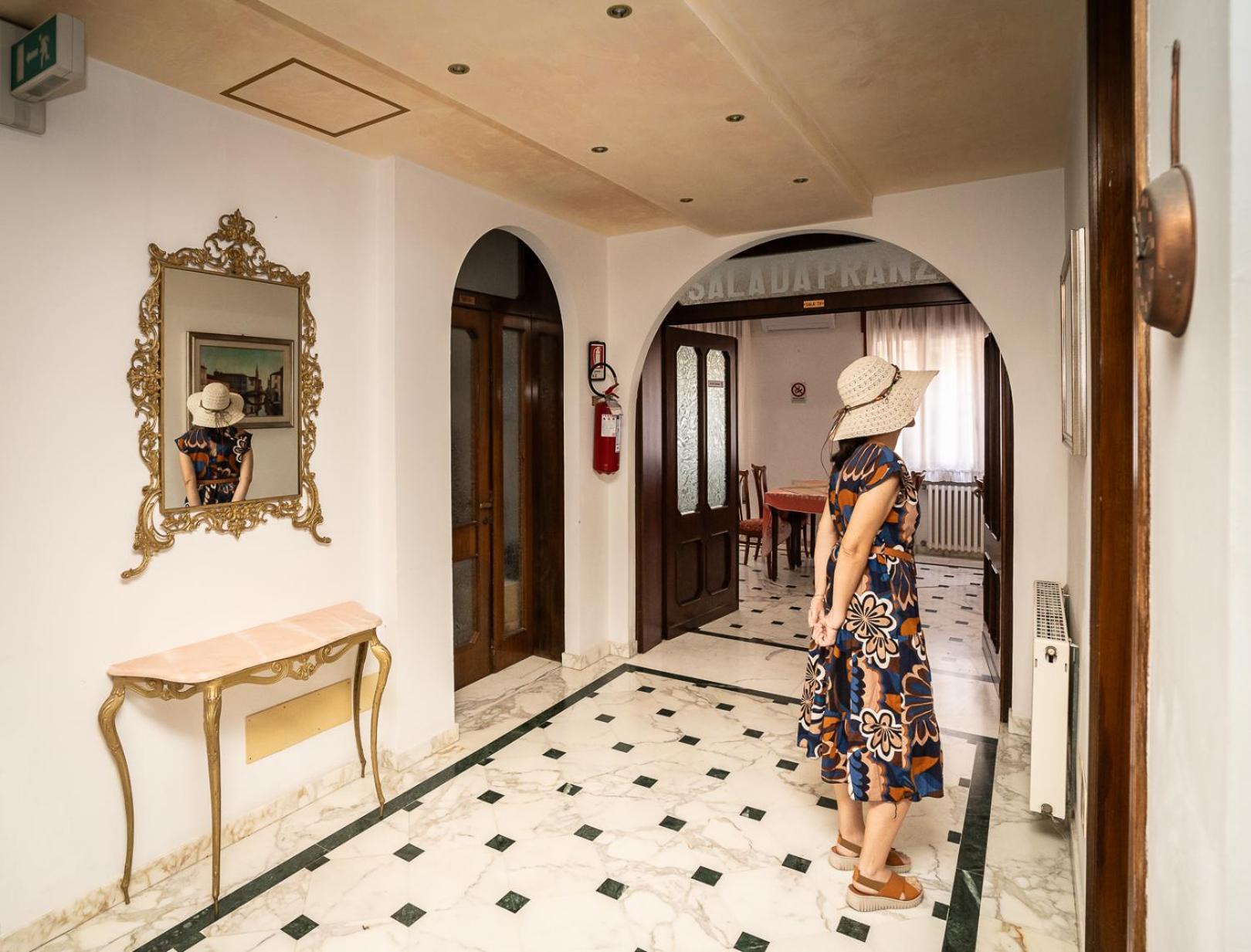 Easy Hotel Meryon Sottomarina Luaran gambar
