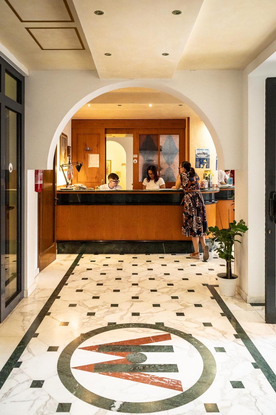 Easy Hotel Meryon Sottomarina Luaran gambar