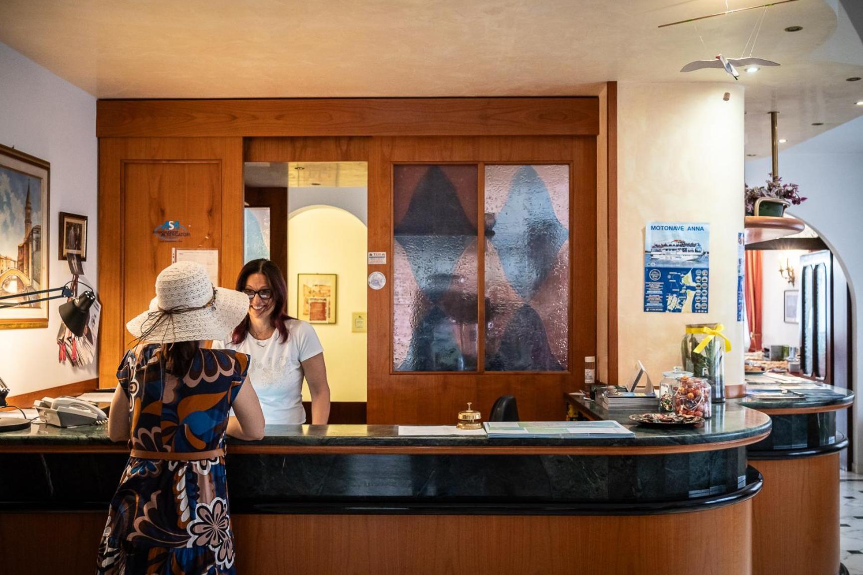Easy Hotel Meryon Sottomarina Luaran gambar