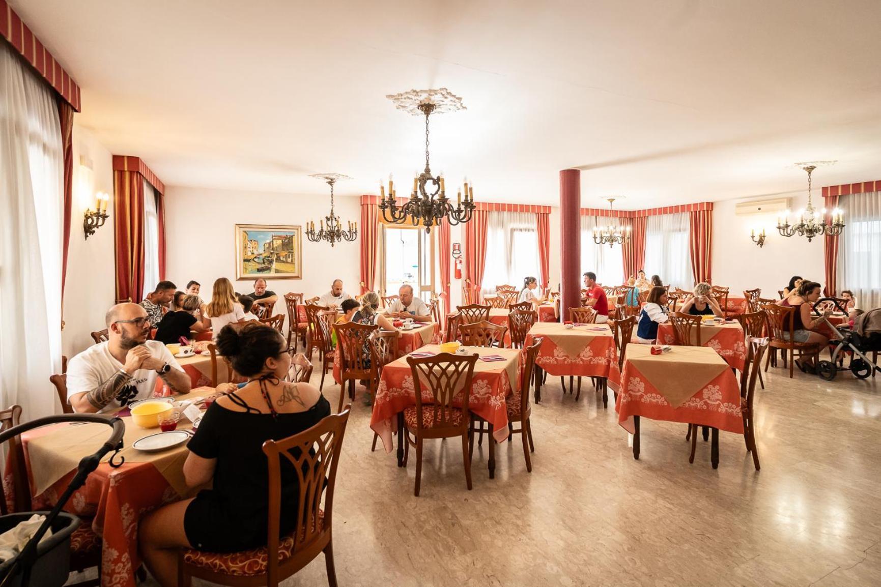 Easy Hotel Meryon Sottomarina Luaran gambar