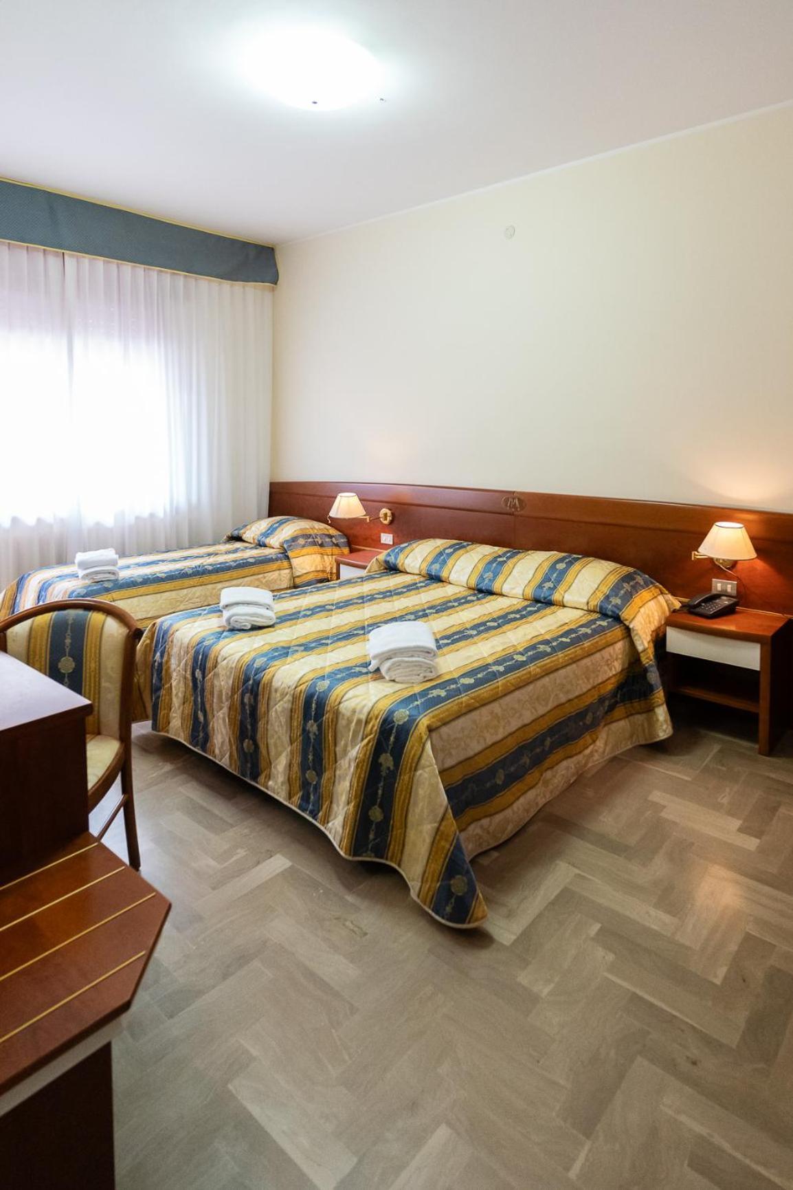 Easy Hotel Meryon Sottomarina Luaran gambar