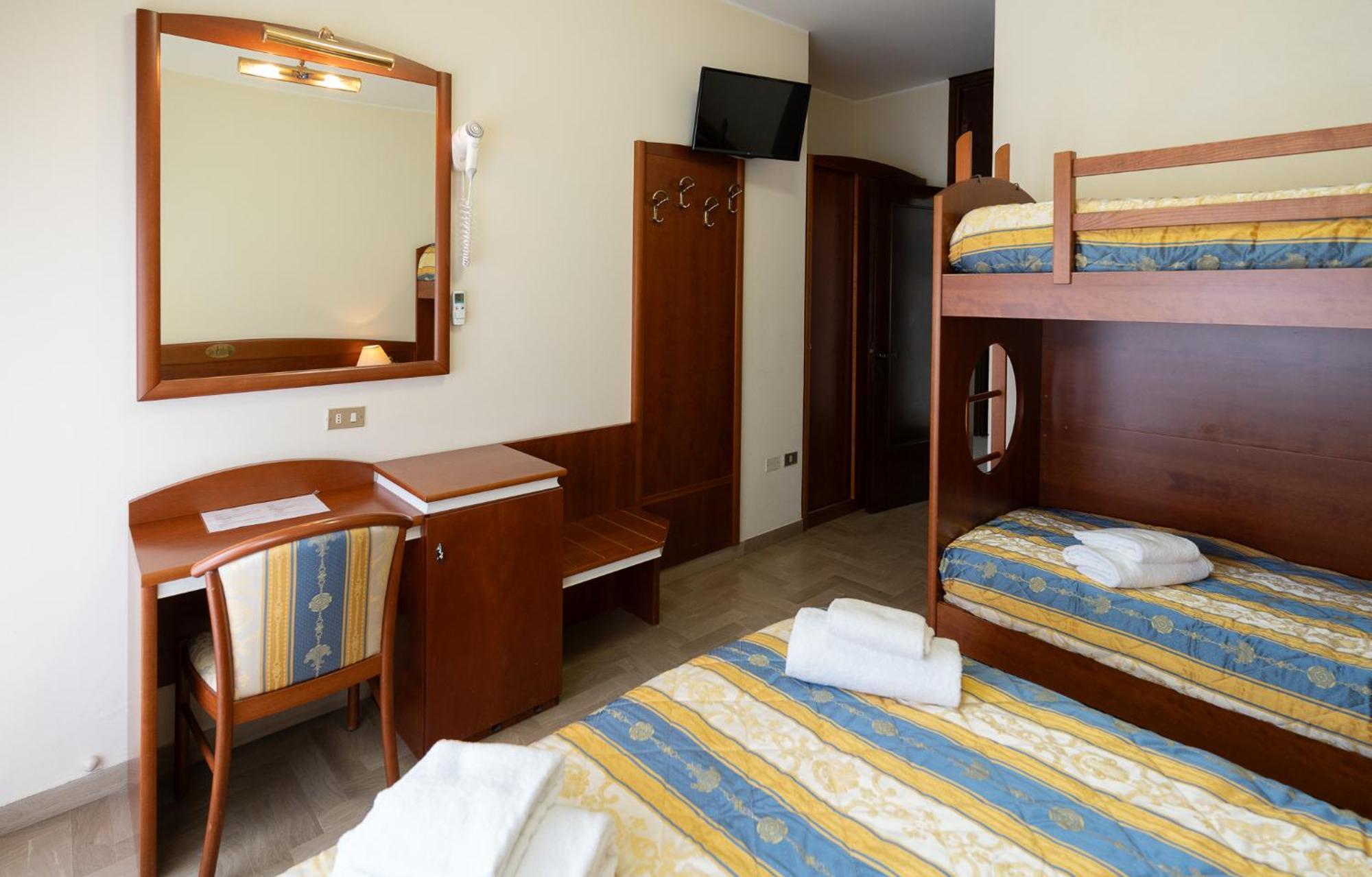 Easy Hotel Meryon Sottomarina Bilik gambar