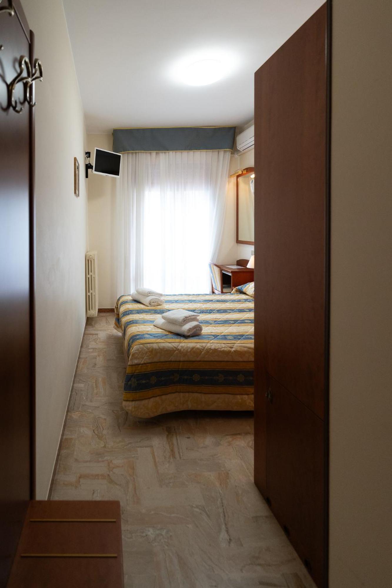 Easy Hotel Meryon Sottomarina Bilik gambar
